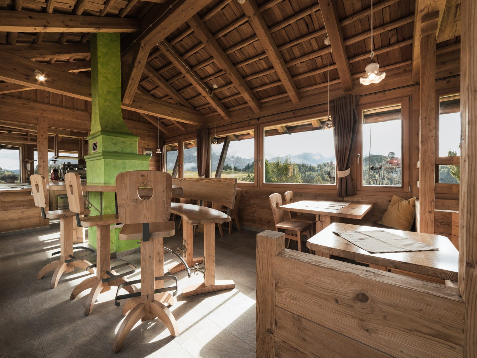 mittagessen mit aussicht corvara restaurant piz arlara